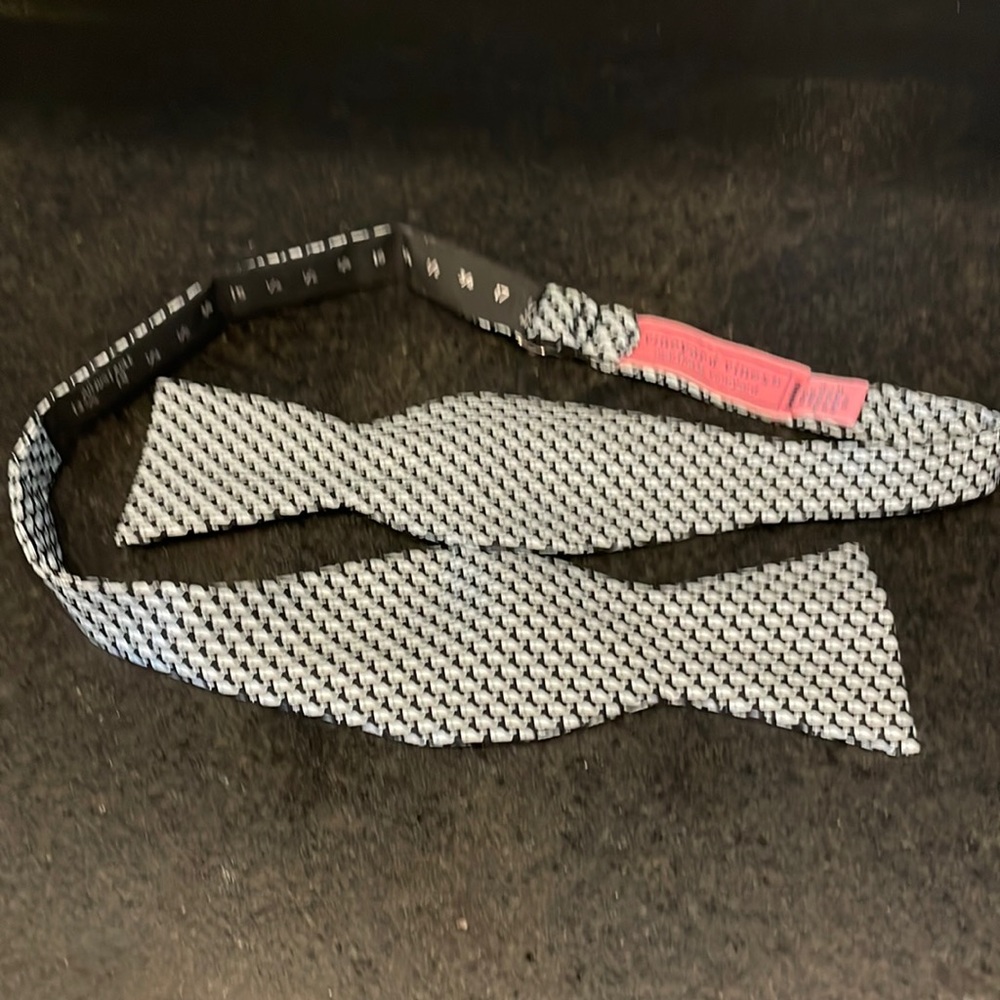 Vineyard Vines Bow Tie